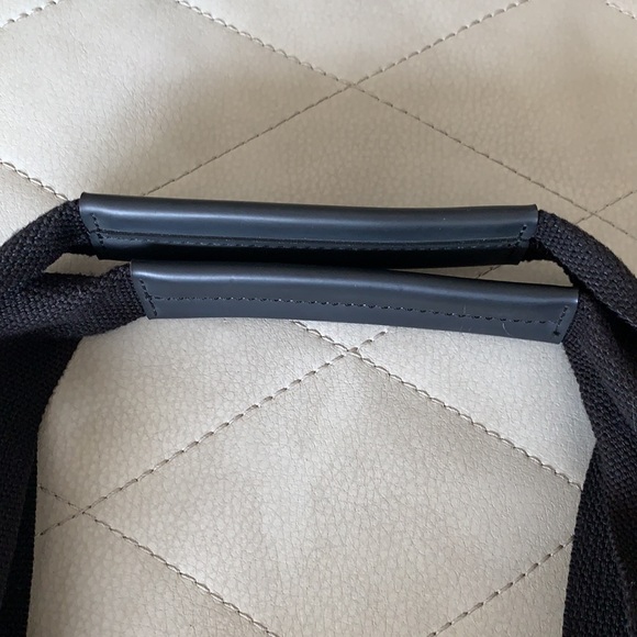 Tory Burch Ella Tote  Exotic animal print in Black/Brown/Cream, large Logo - Picture 5 of 9